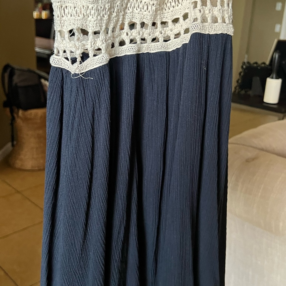 Half white, half black lace top dress and crossed back